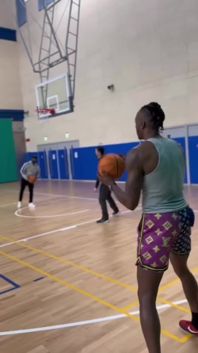 明天要復出！霍華德ins曬訓練視頻：超人就要回歸賽場?。ɑ羧A德的ins賬號）